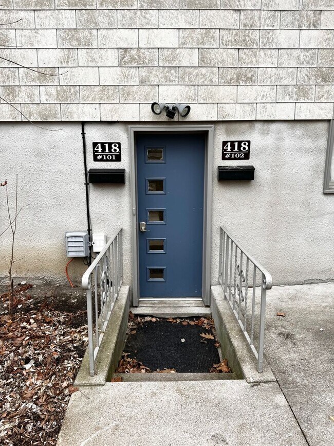 Foto del edificio - 418 Ash Ave