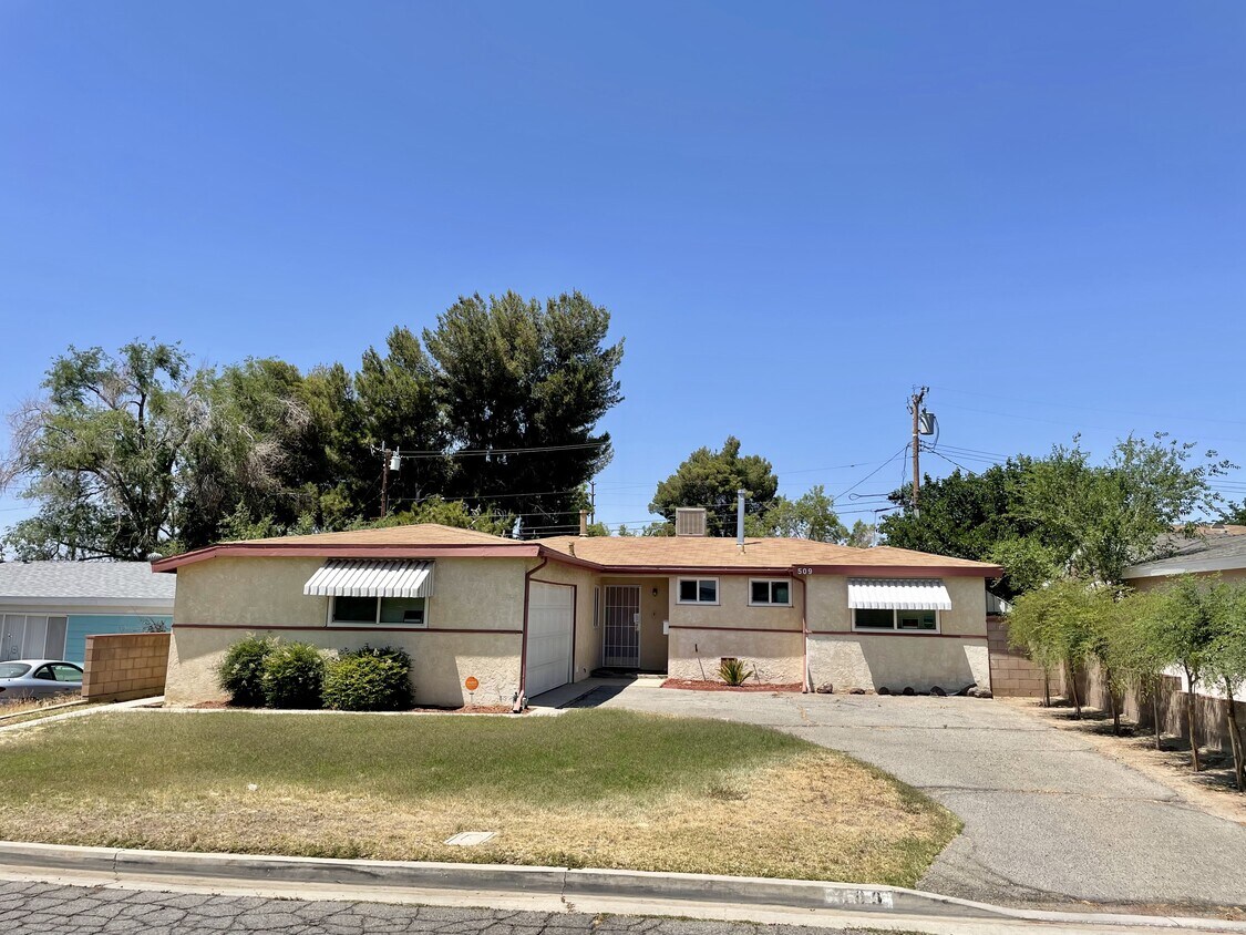 509 E Lingard St, Lancaster, CA 93535 House Rental in Lancaster, CA