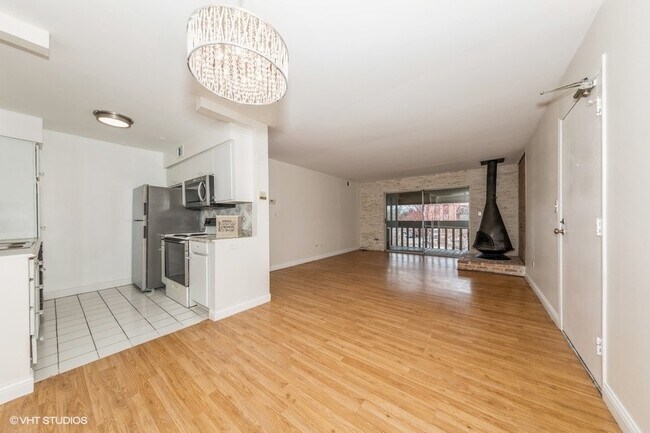 Foto del edificio - 6173 Knoll Ln Ct