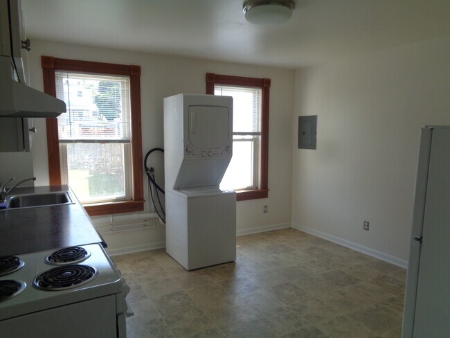 Building Photo - 4023 Falls Rd