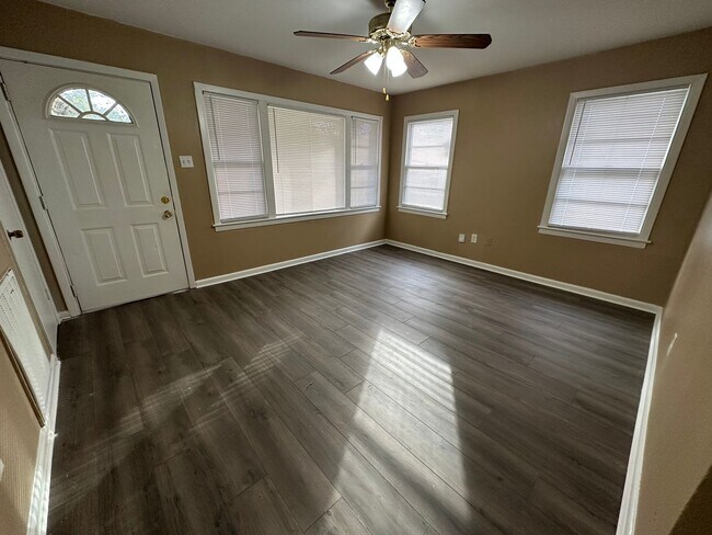 Foto del edificio - Updated 2 Bedroom House
