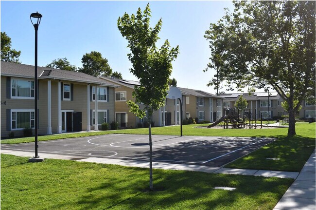 Foto del edificio - Mutual Housing on the Greenway