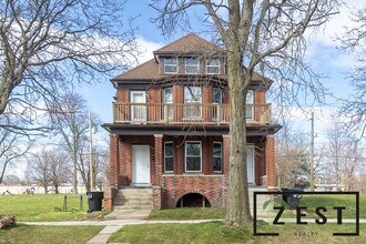 Building Photo - 2977 Canton St