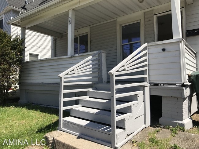 Building Photo - 388 1st St