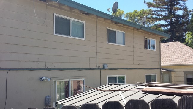 Building Photo - 519 E Monte Vista Ave