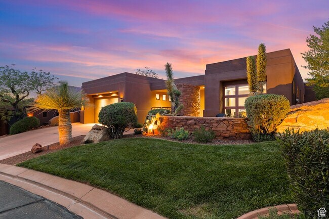 Building Photo - 2410 W Entrada Trail