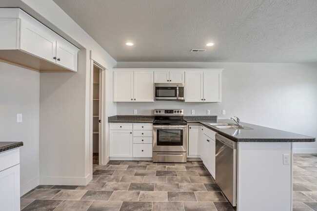 Building Photo - 161 N 1275 W