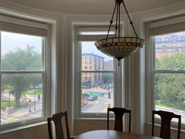 Foto del edificio - 366 Commonwealth Ave