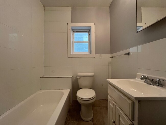 Building Photo - 29 Bartholdi Ave