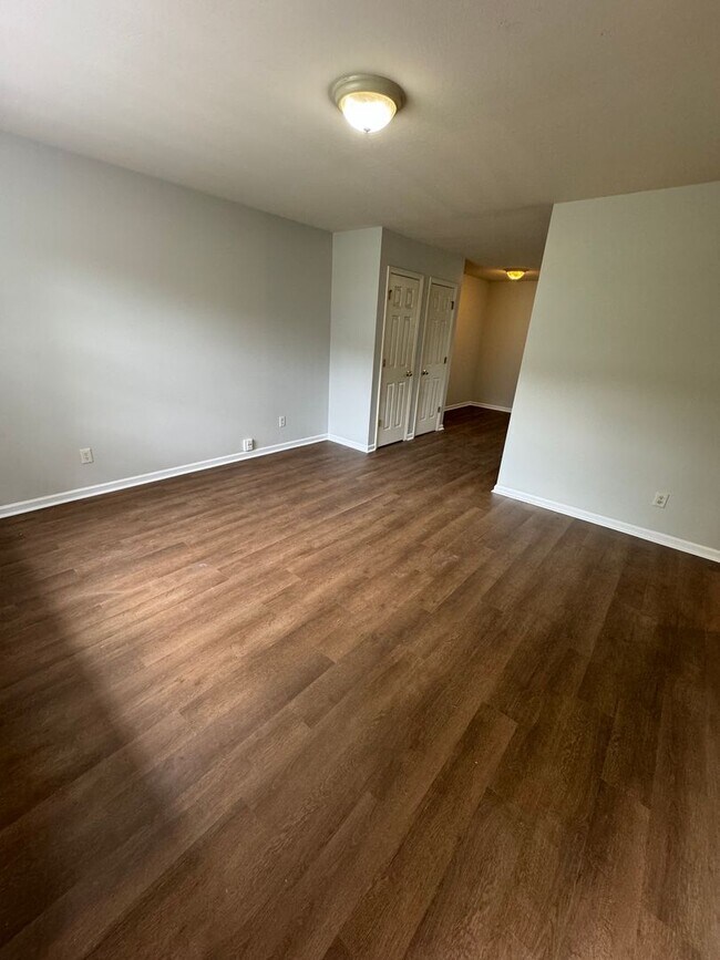 Building Photo - 1301 Greene Ave