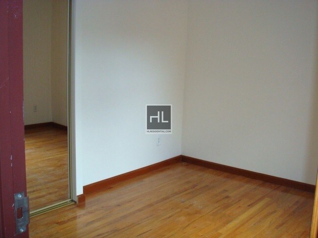 Building Photo - 210 Dahill Rd