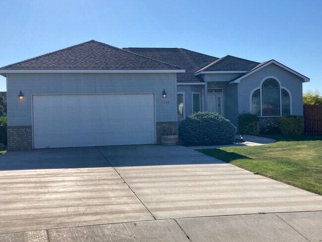 Foto del edificio - 1136 Tomich Ave