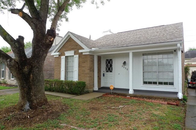 Building Photo - 5530 Santrey Dr