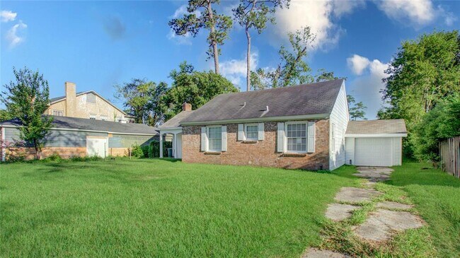 Foto del edificio - 2440 Gladys St