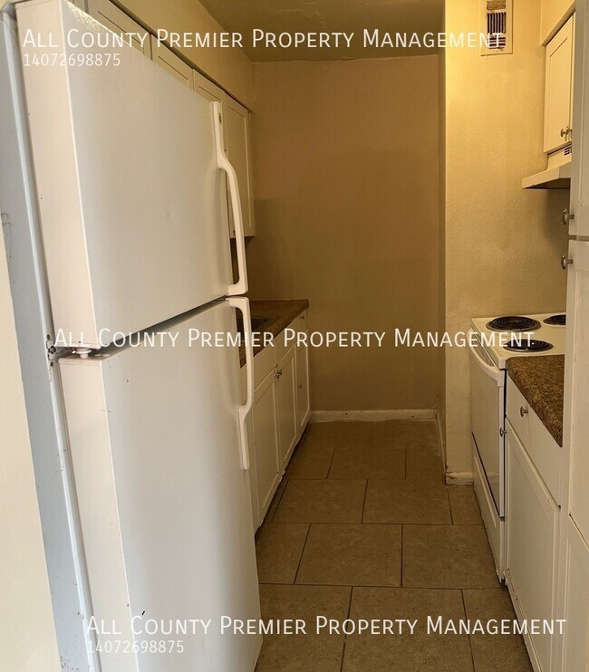 Building Photo - PENDING APPLICATION! Nice 2 Bedroom 2 Bath...