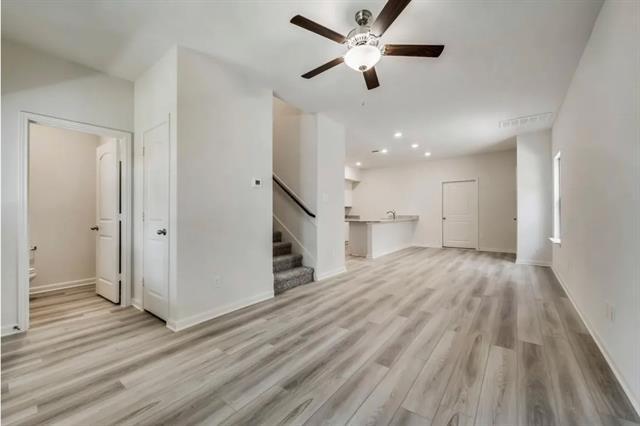 Foto del edificio - 400 Marsh Ln