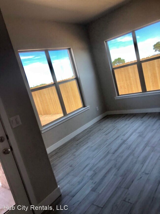 Foto del edificio - 4 br, 2 bath House - 14118 Ave W