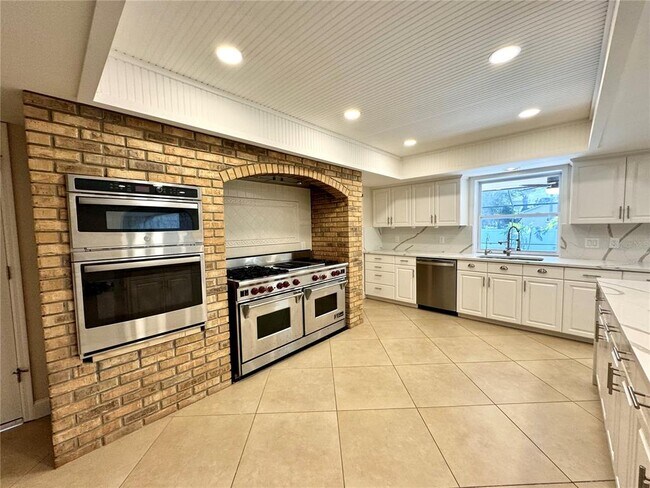 Building Photo - 7315 Hunt Club Ln