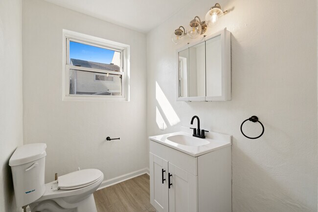 Foto del edificio - 1313 Lowrie St
