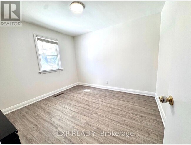 Photo du bâtiment - 119 Earlton Rd