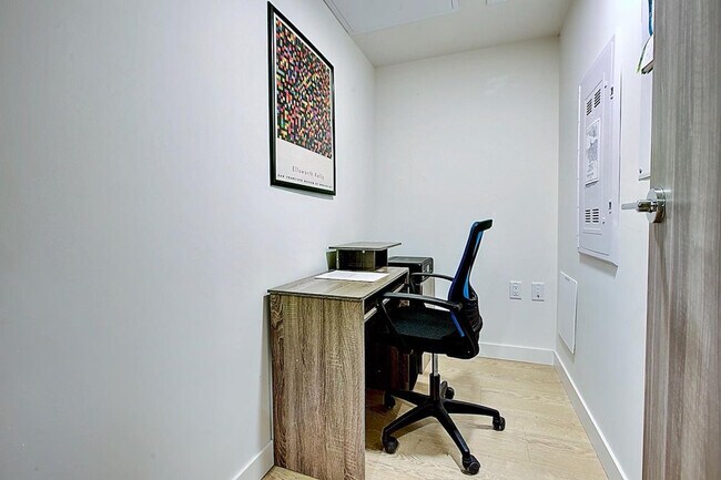 Building Photo - 988 Expo Blvd