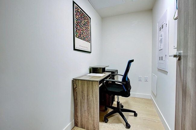 Photo du bâtiment - 988 Expo Blvd