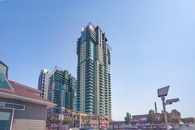 Building Photo - 210-2301-215 15 Ave SE