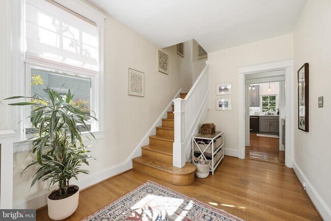 Foto del edificio - 3357 Stuyvesant Pl NW