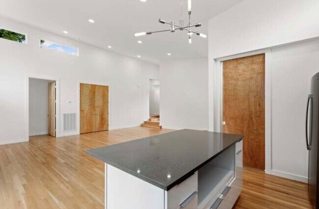 Foto del edificio - 903 Oak St