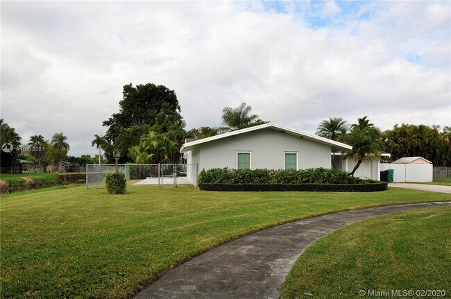 Building Photo - 18610 SW 93rd Pl