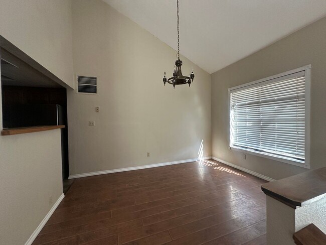 Building Photo - Elegant 4-Bedroom, 3-Bath Home in Prime Cul-de-Sac Location