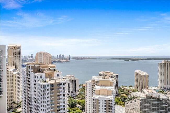 Building Photo - 495 Brickell Ave
