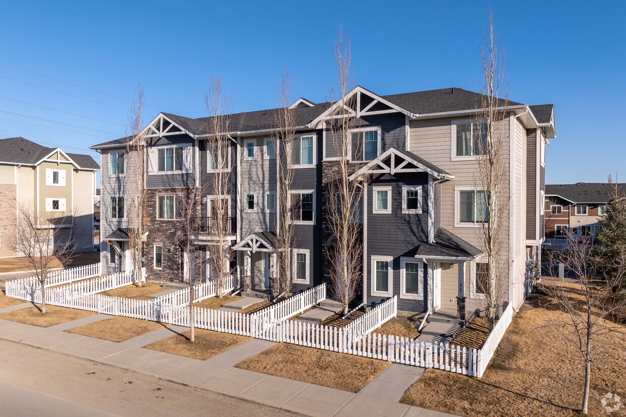 Photo principale - Chestermere Station