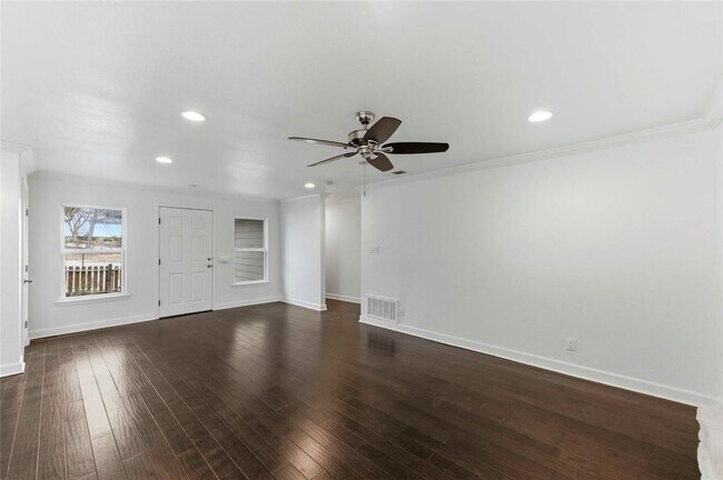 Foto del edificio - 1909 Crooked Ln