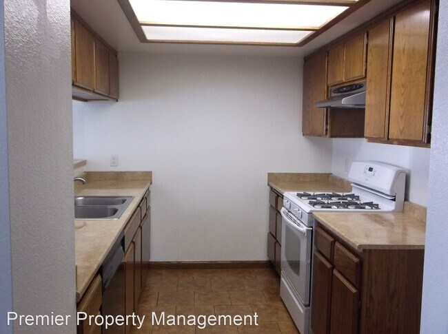 Building Photo - 3 br, 2 bath House - 1004 Bellflower Lane