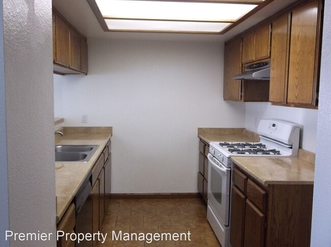 Foto del edificio - 3 br, 2 bath House - 1004 Bellflower Lane