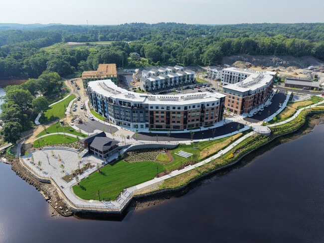 Building Photo - The Truette