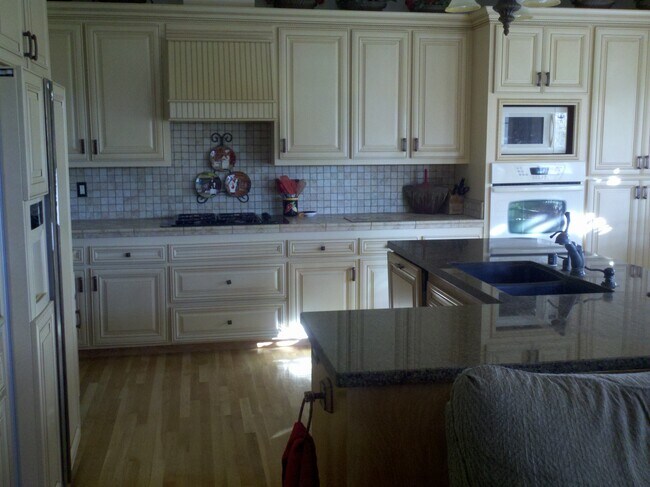 Kitchen - 2236 Marsh Rd