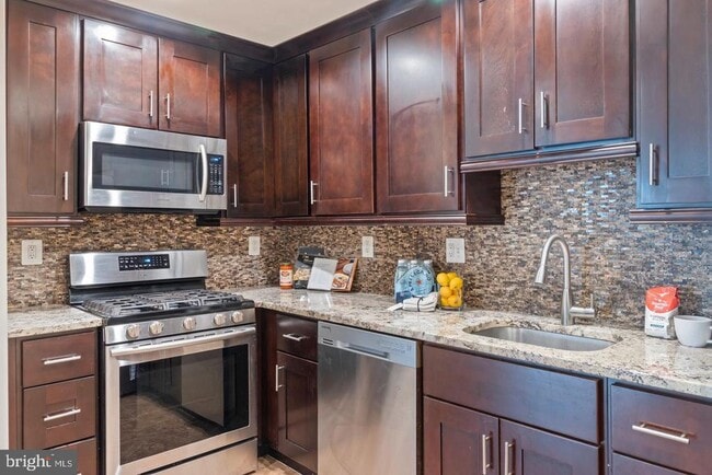 Building Photo - 8926 Mallard Ct