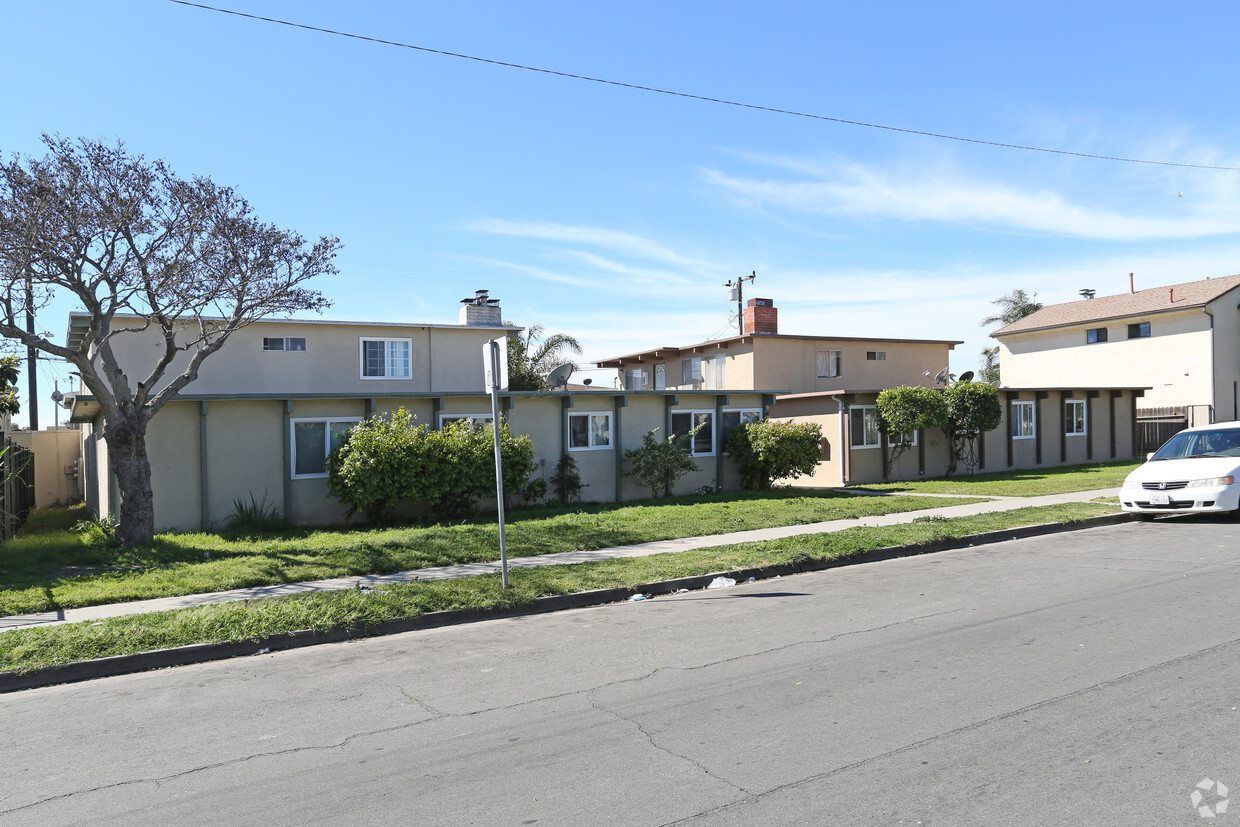 Primary Photo - 410 Canterbury Way