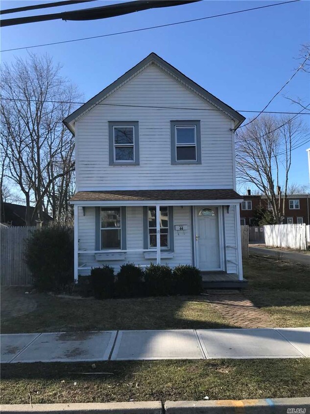 Primary Photo - 44 Washington St