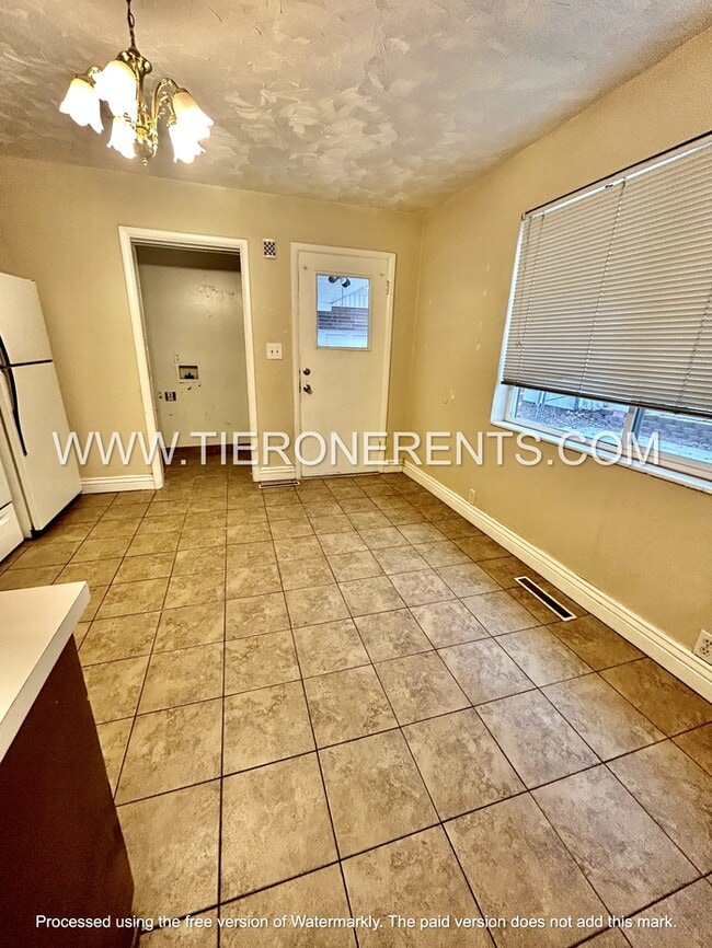 Photo - Spacious 3 bed/1 bath in great location! House