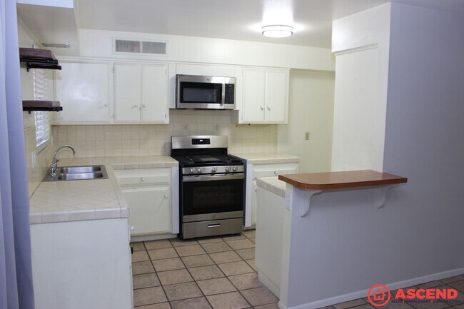 Foto del edificio - 5812 Daggett Ave