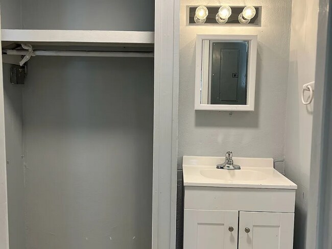 Foto del edificio - 4102 Seaview St