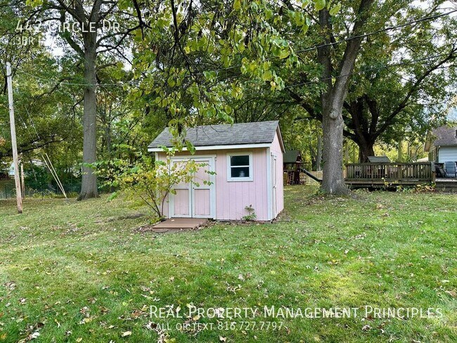 Foto del edificio - 442 Circle Dr