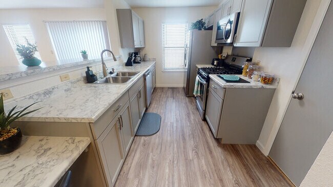 Building Photo - 1057 Sitting Bull Ct