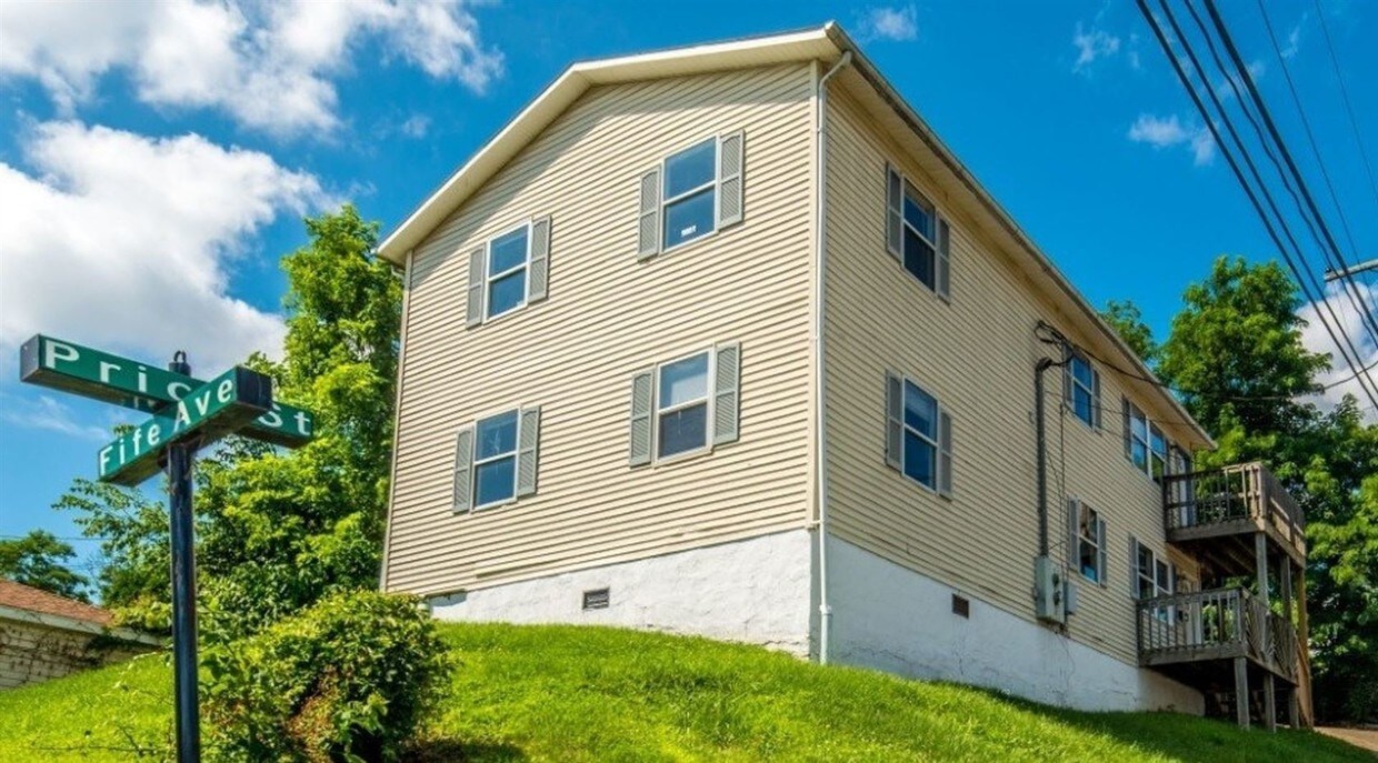 Foto principal - 703 Price St