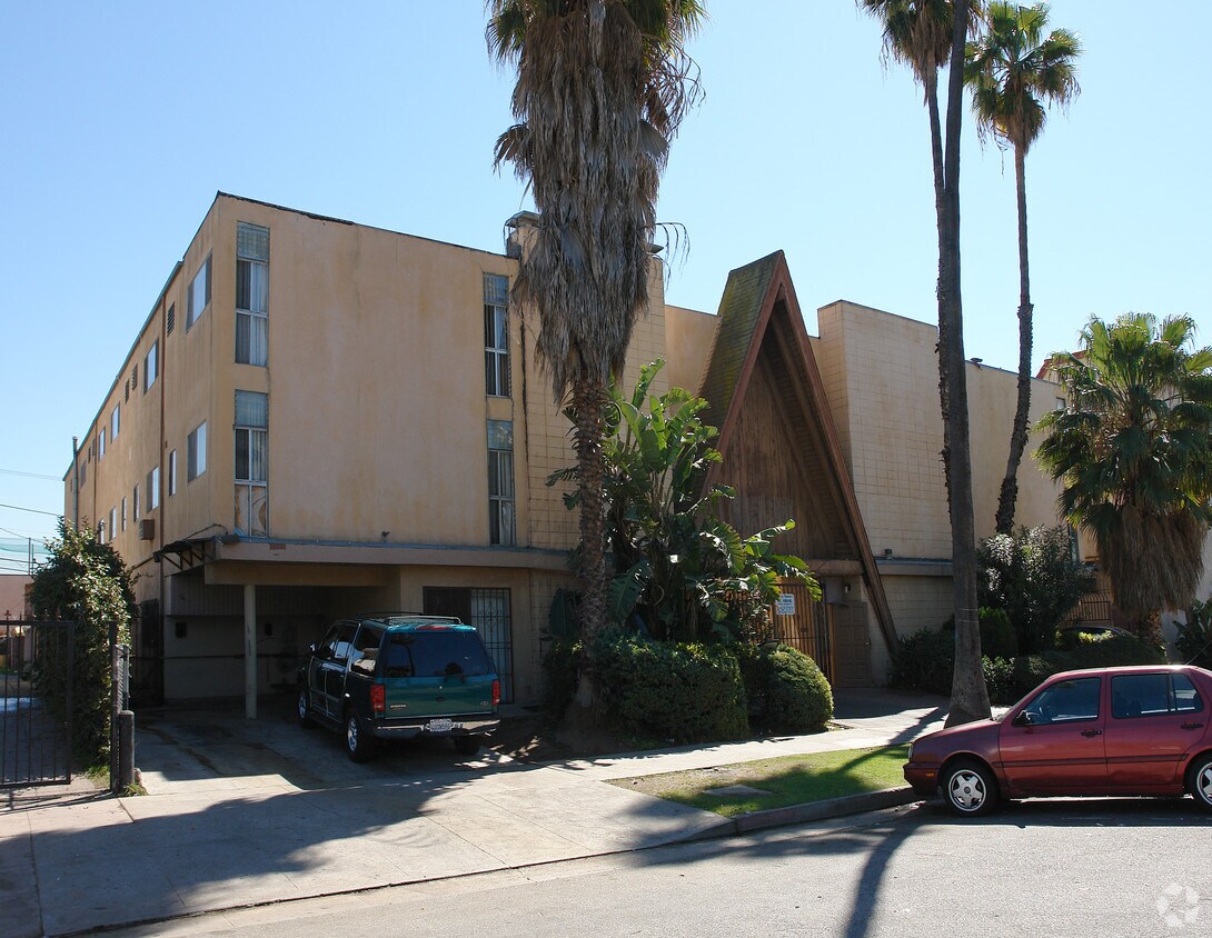 822 N Mariposa ¡Avenue - 822m