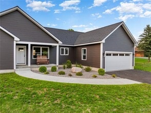 Building Photo - 6251 Meadow Dr