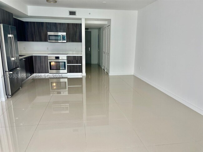 Foto del edificio - 488 NE 18th St
